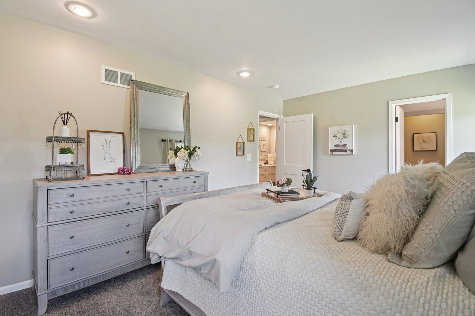 2720 Hobson Road Woodridge, IL 60517 - Photo 14 of 31 Gallery Image 14