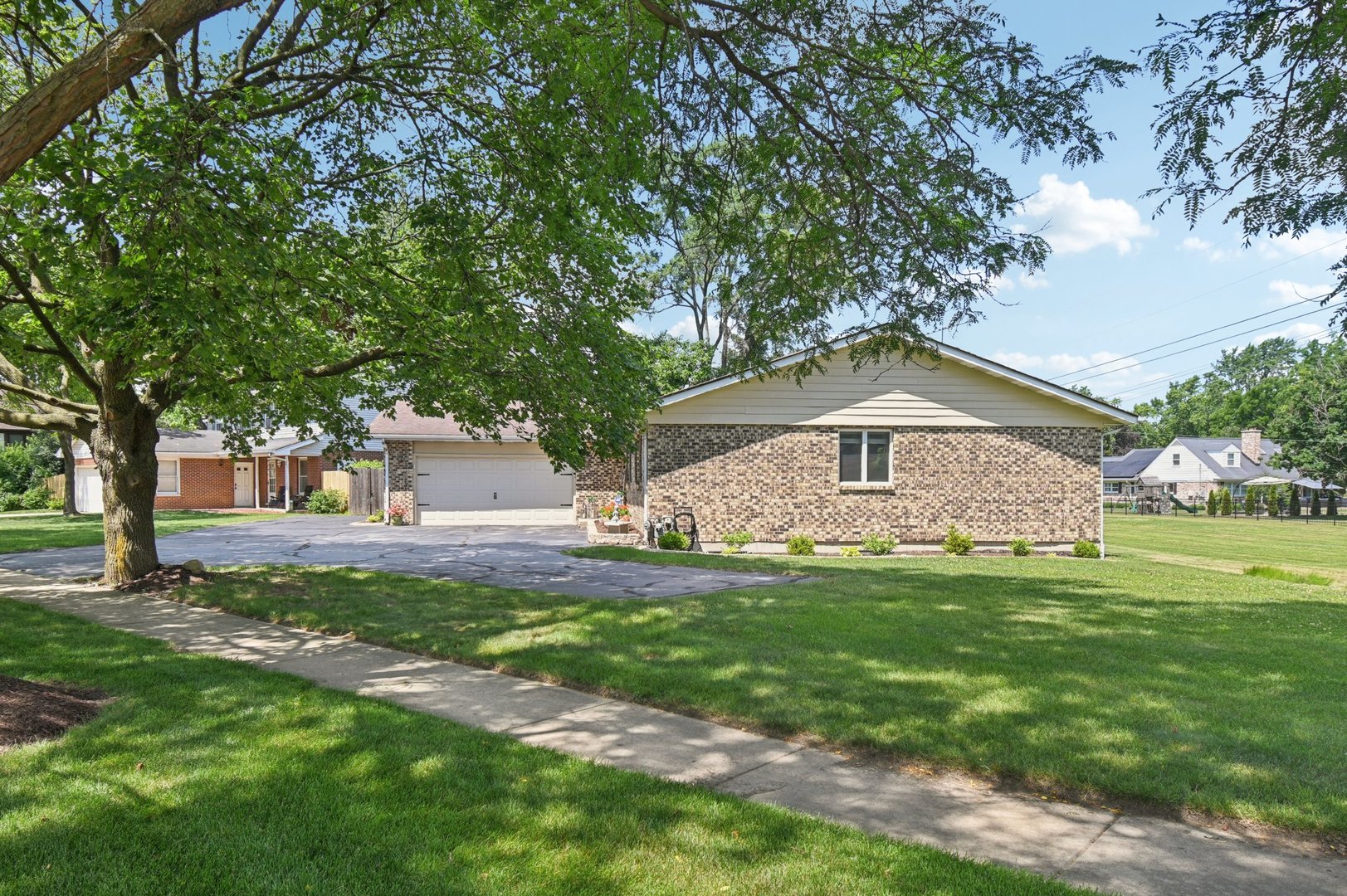 2720 Hobson Road Woodridge, IL 60517 - Photo 28 of 31 Gallery Image 28