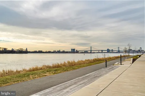 $1,249,000 | 3200 Parkview Walk, Philadelphia, PA 19125