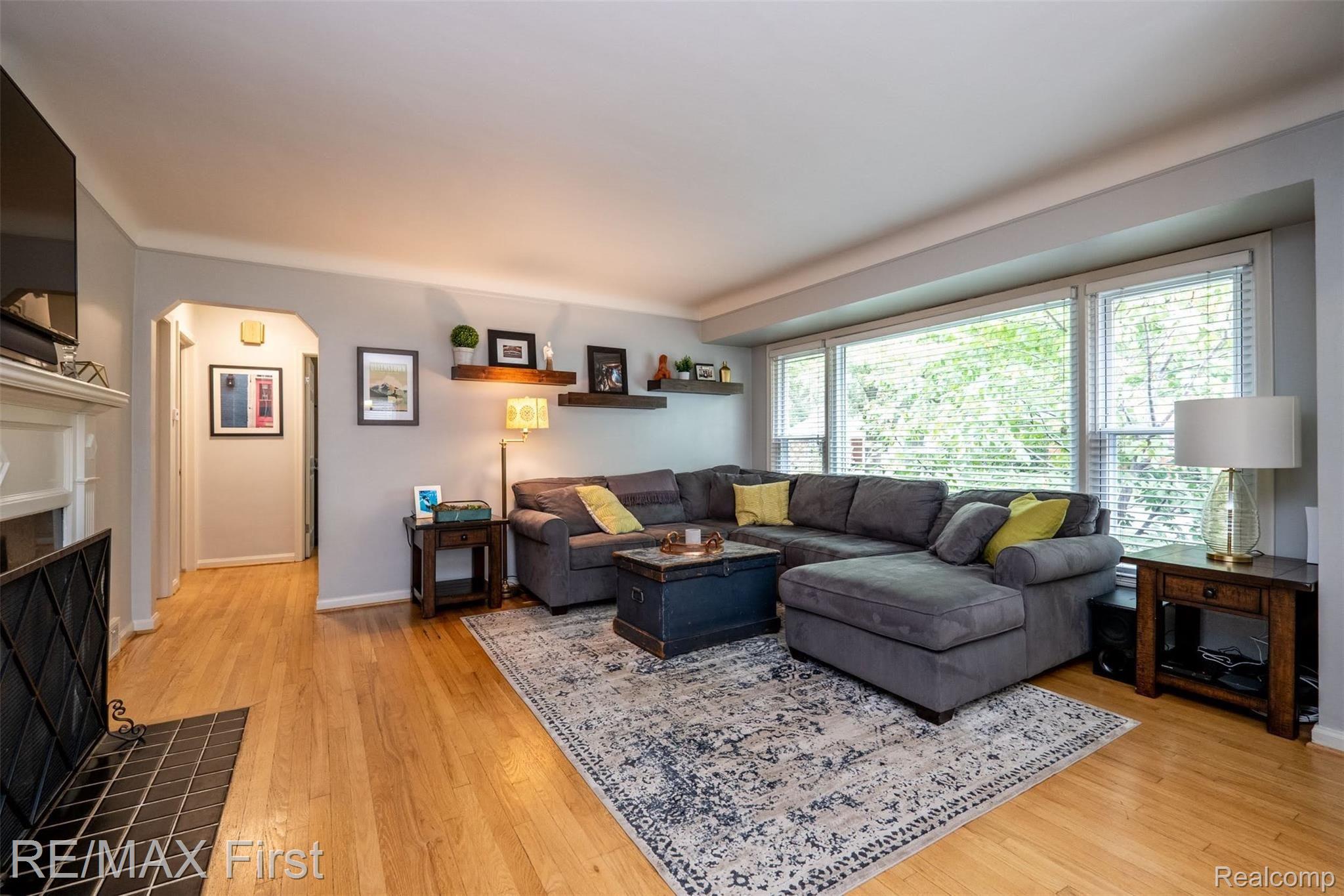 3034 Bamlet Road Royal Oak, MI 48073 - Photo 5 of 40 3034 Bamlet (7 of 37).jpg