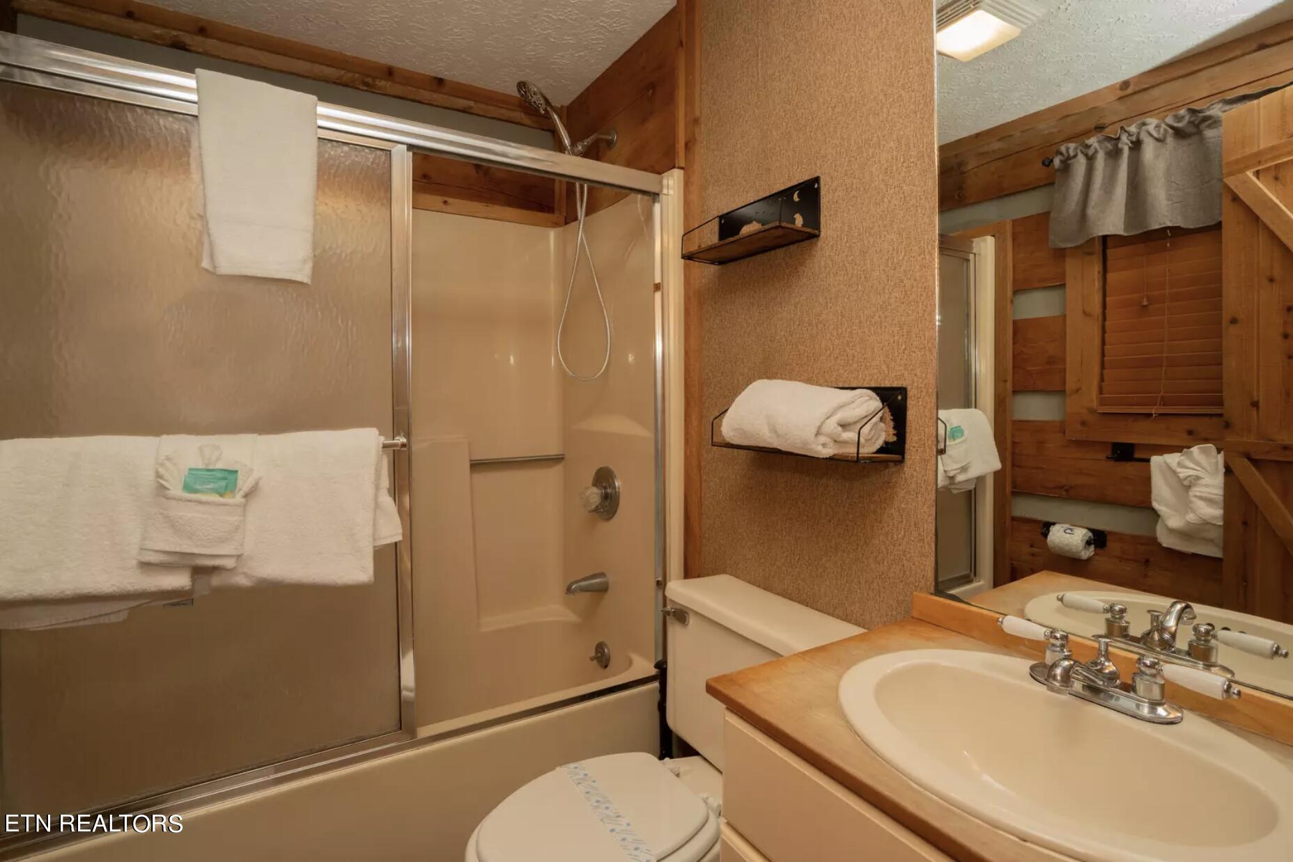 1615 Fantasy Way Sevierville, TN 37876 - Photo 13 of 16 Full bath