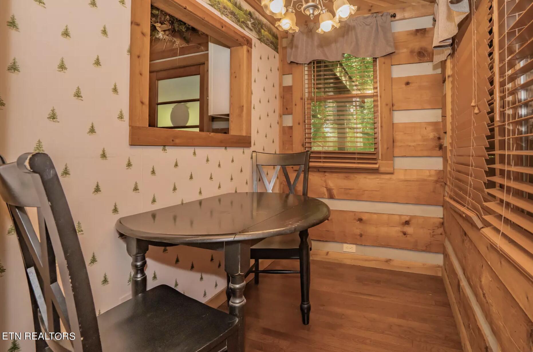 1615 Fantasy Way Sevierville, TN 37876 - Photo 8 of 16 Dining