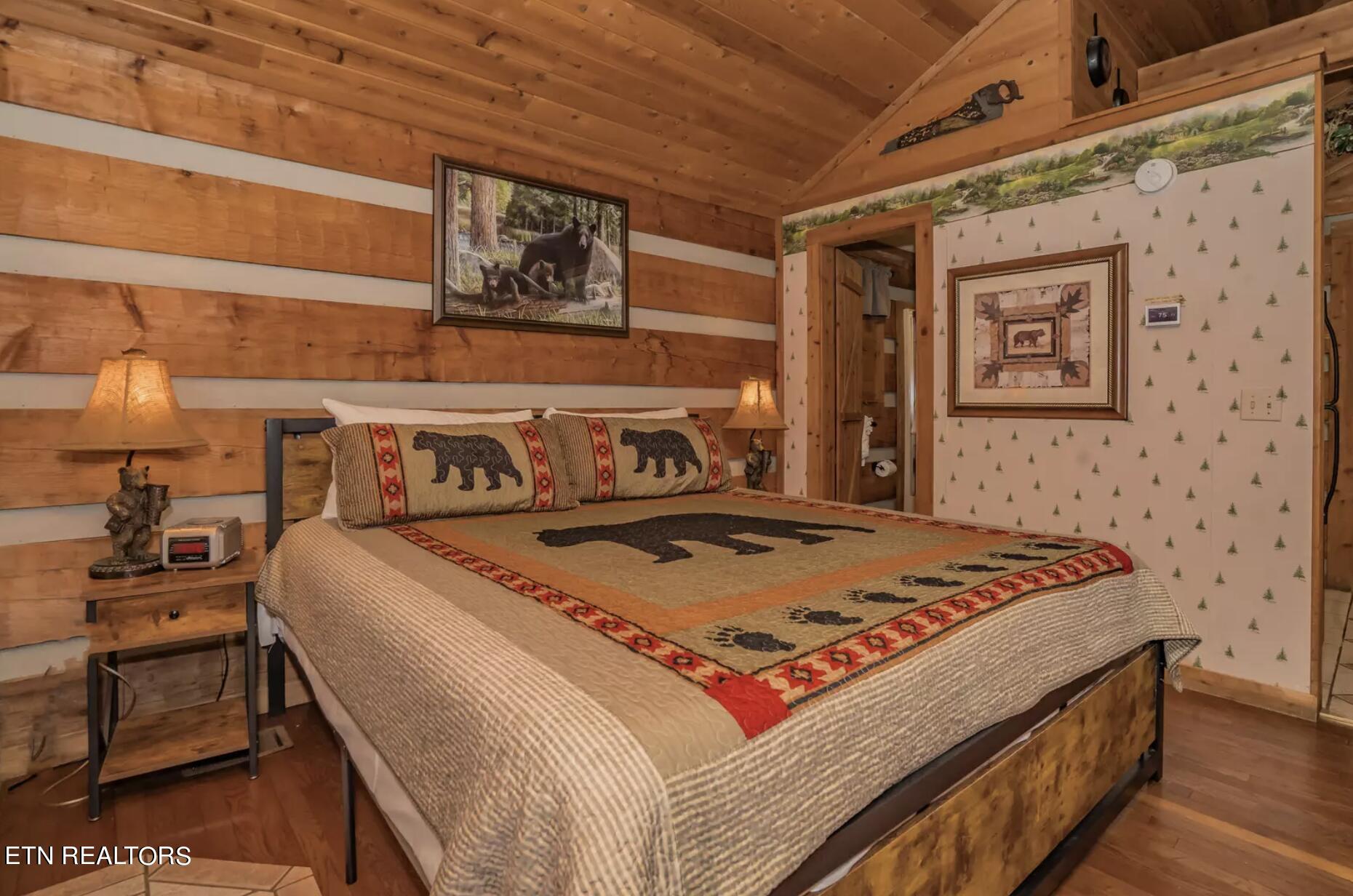 1615 Fantasy Way Sevierville, TN 37876 - Photo 10 of 16 King Bed