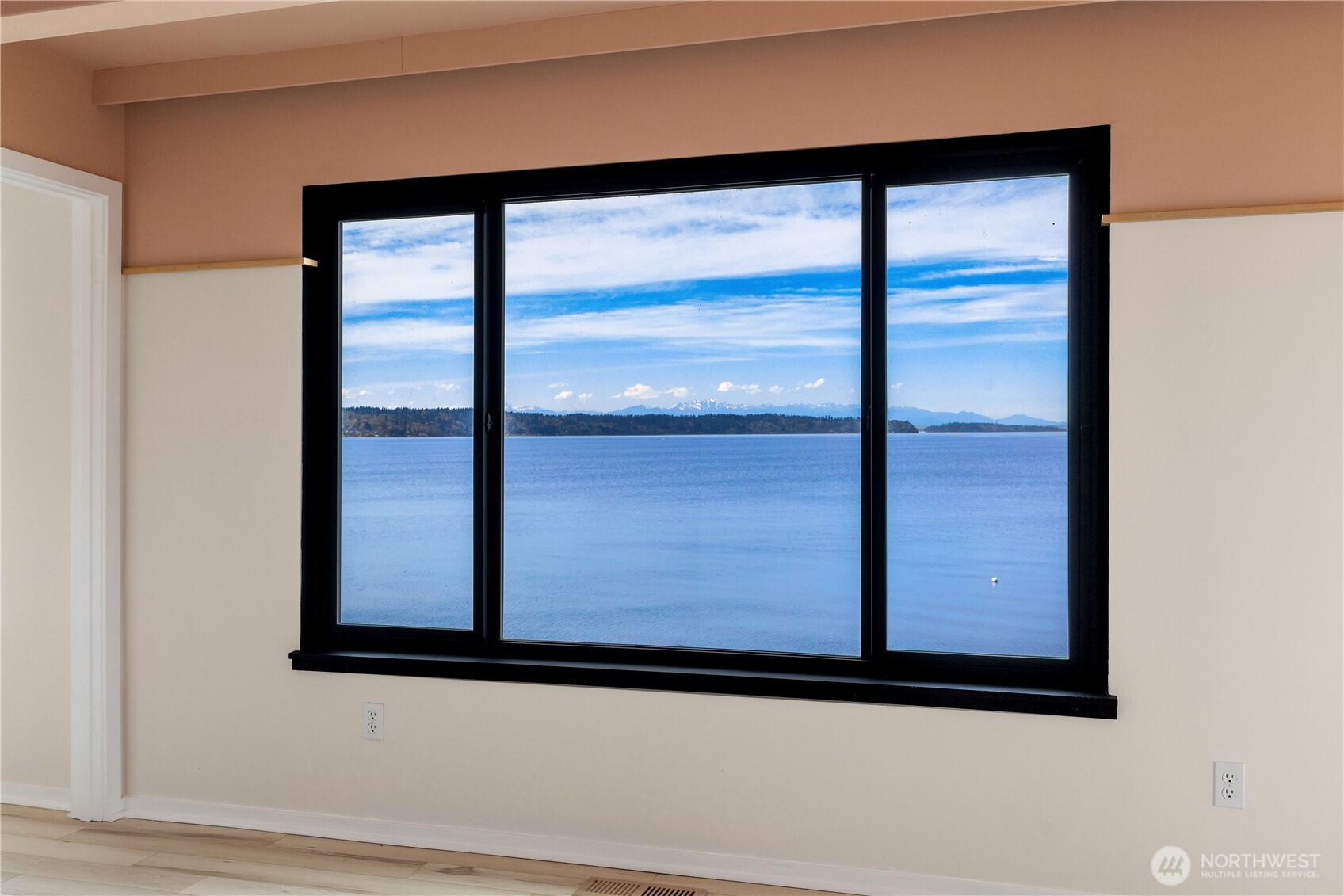 16611 Maplewild Avenue Southwest Burien, WA 98166 - Photo 28 of 40 a view of a window