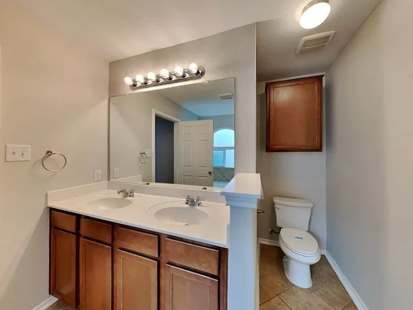 $1,799 | 114 Finch Knoll, San Antonio, TX 78253