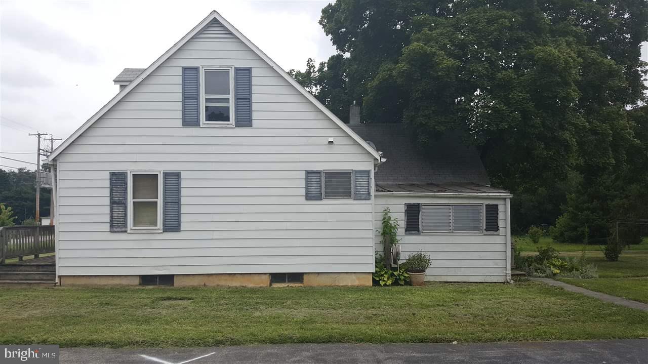 748 Pine Road Carlisle, PA 17015 - Photo 2 of 20 Gallery Image 2