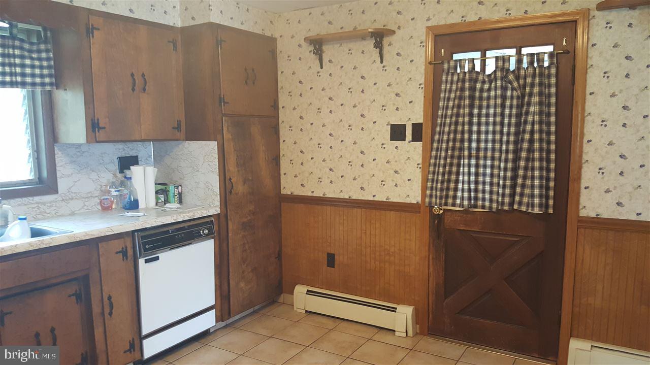 748 Pine Road Carlisle, PA 17015 - Photo 5 of 20 Gallery Image 5