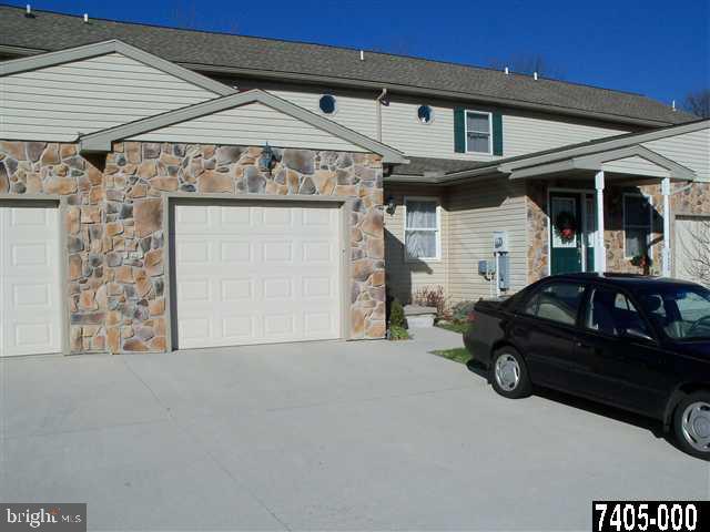 468 Springbrook Court Hanover, PA 17331 - Photo 2 of 18 Gallery Image 2