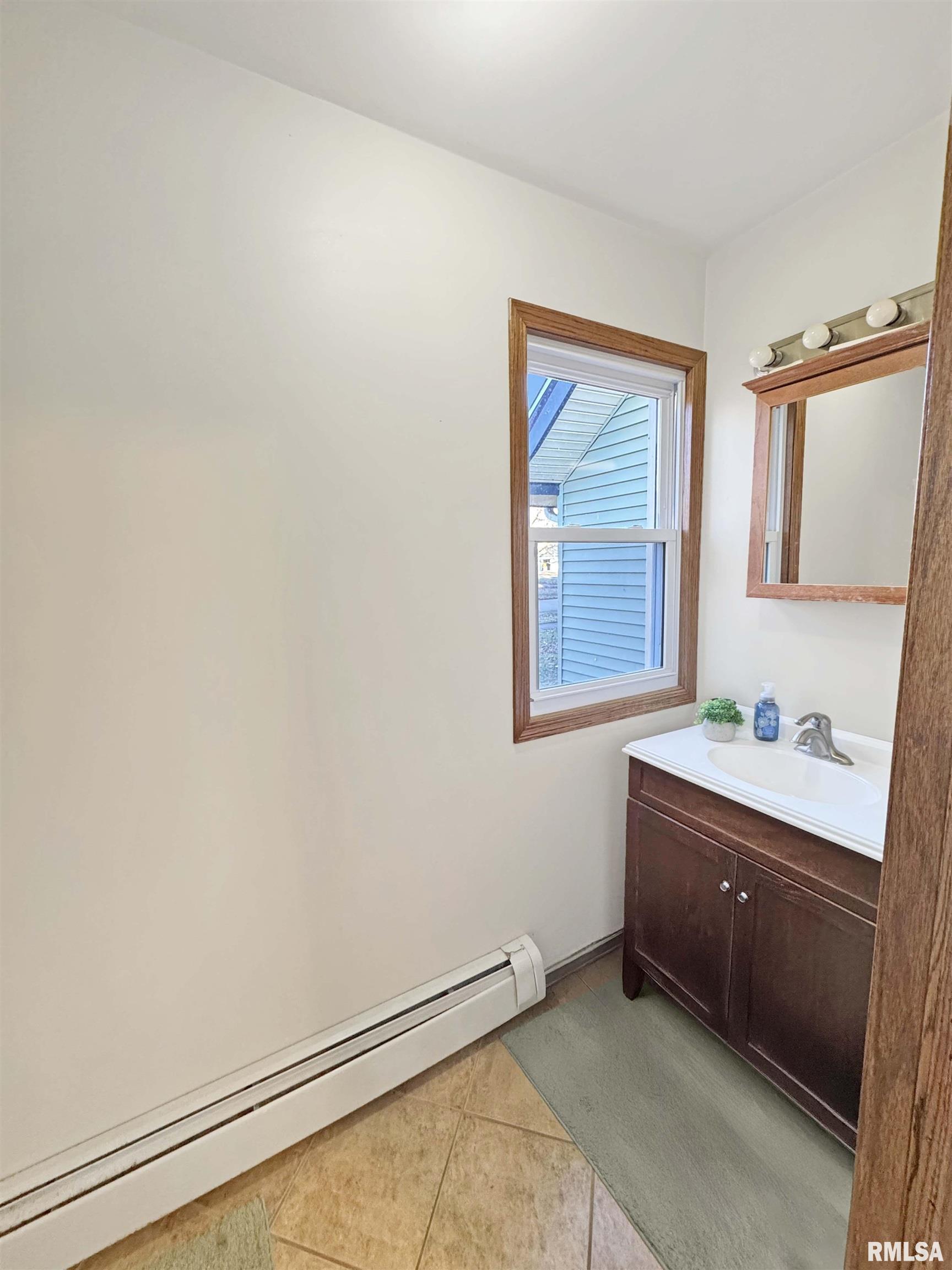 401 Southwest Cross Street Mount Sterling, IL 62353 - Photo 14 of 23