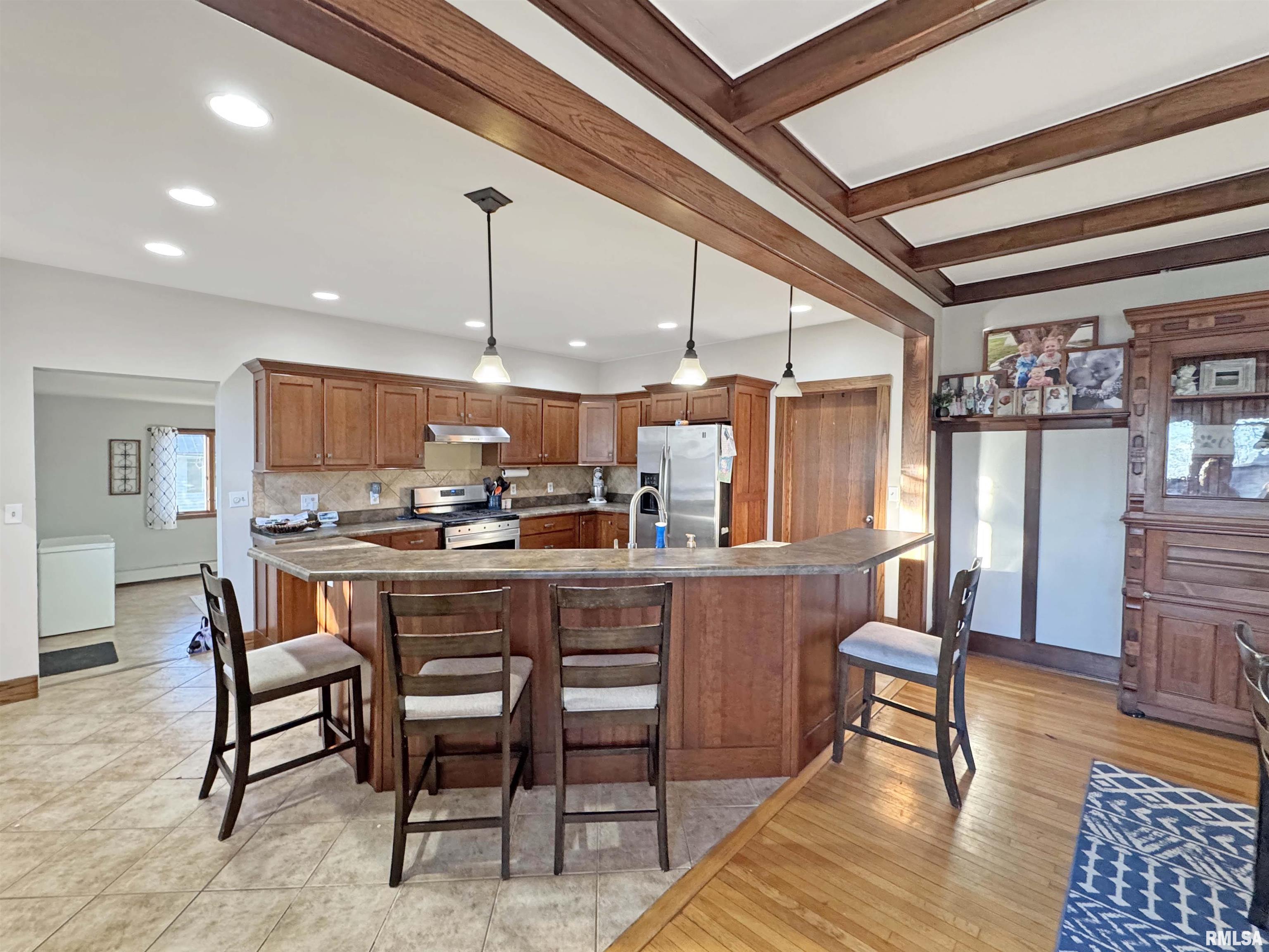 401 Southwest Cross Street Mount Sterling, IL 62353 - Photo 3 of 23