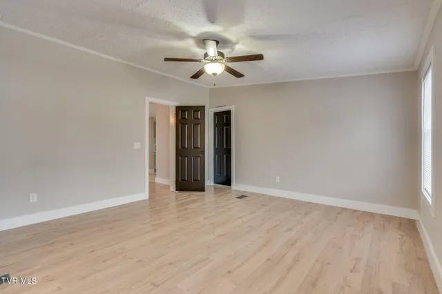 $355,000 | 931 Riverside Avenue, Kingsport, TN 37660