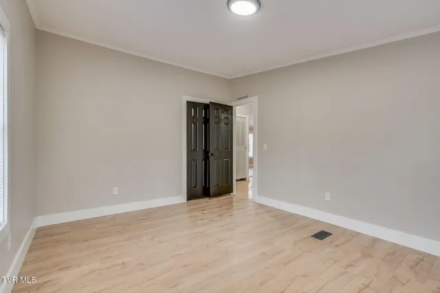 $355,000 | 931 Riverside Avenue, Kingsport, TN 37660