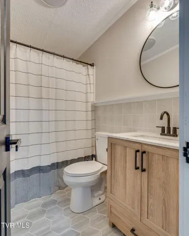 $355,000 | 931 Riverside Avenue, Kingsport, TN 37660