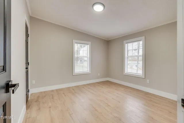 $355,000 | 931 Riverside Avenue, Kingsport, TN 37660