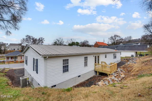 $355,000 | 931 Riverside Avenue, Kingsport, TN 37660