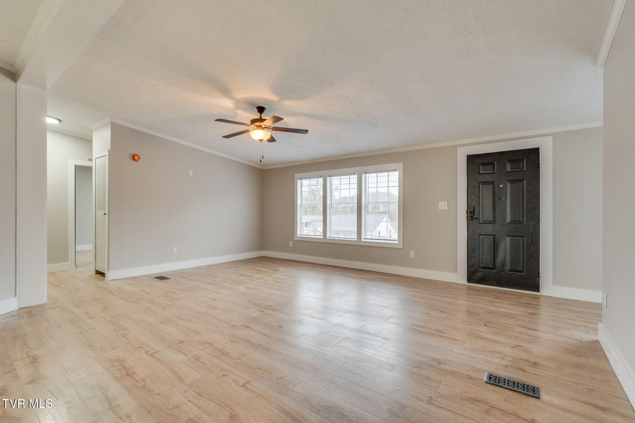 931 Riverside Avenue Kingsport, TN 37660 - Photo 5 of 49 005