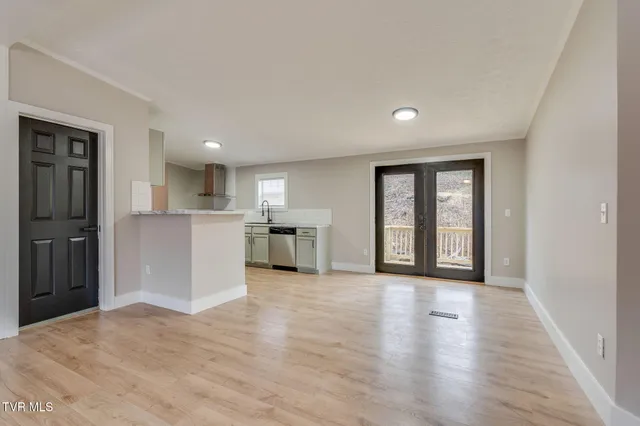 $355,000 | 931 Riverside Avenue, Kingsport, TN 37660