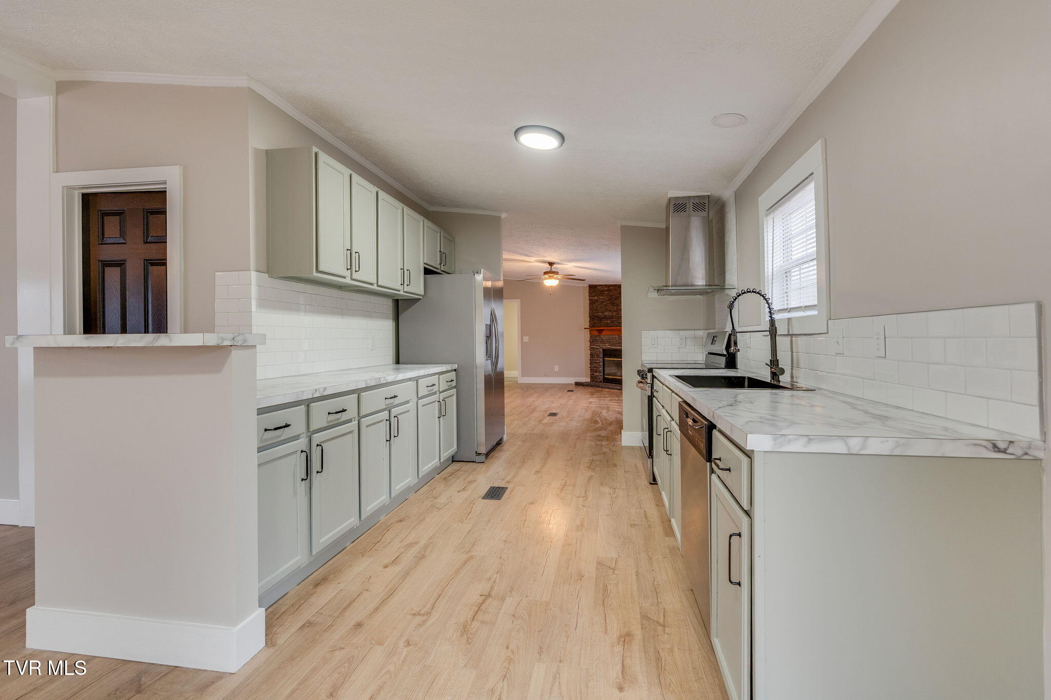 931 Riverside Avenue Kingsport, TN 37660 - Photo 8 of 49 008