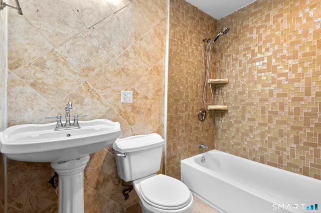 $3,000 | 242 Prospect Street, Ansonia, CT 06401