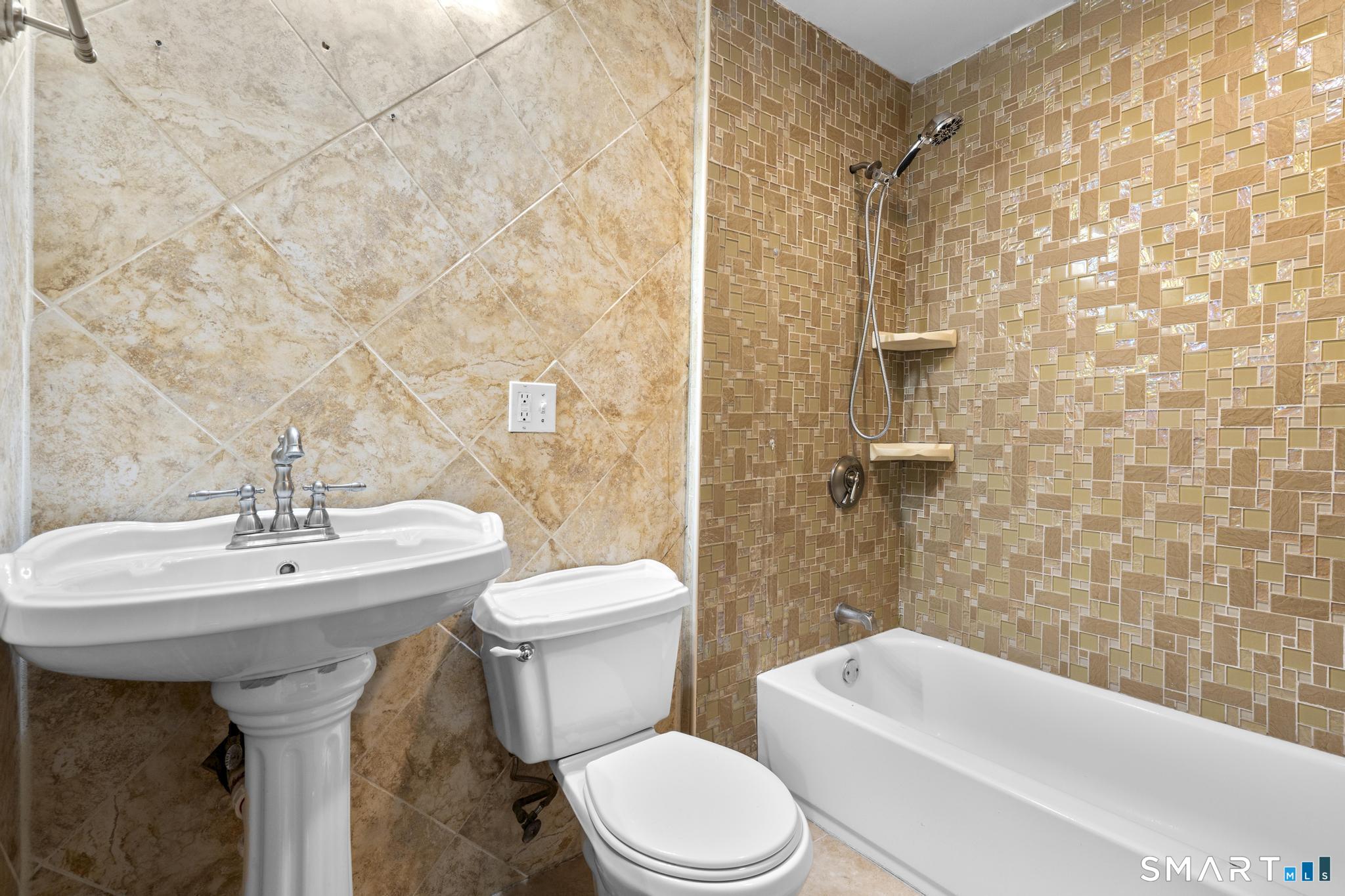 242 Prospect Street Ansonia, CT 06401 - Photo 26 of 40