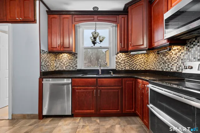 $3,000 | 242 Prospect Street, Ansonia, CT 06401