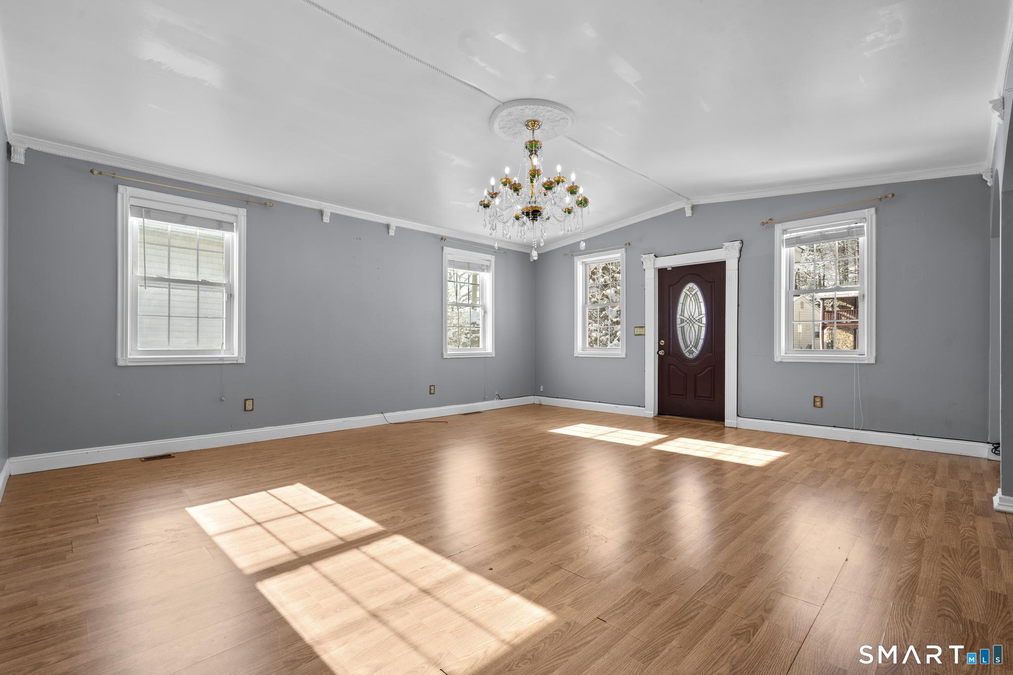 242 Prospect Street Ansonia, CT 06401 - Photo 4 of 40