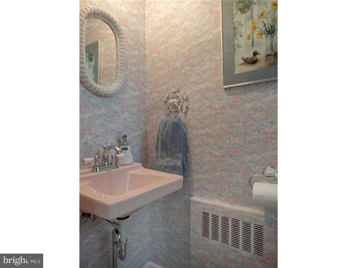 9979 Dungan Road Philadelphia, PA 19115 - Photo 15 of 24 Gallery Image 15