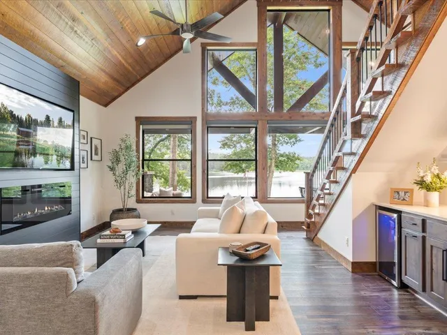 $1,999,000 | 18128 Badger Road, Grand Rapids, MN 55744