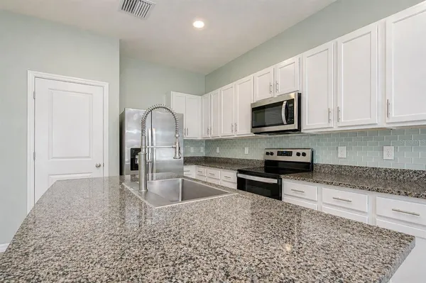 $2,150 | 2928 Beluga Bay Drive, Odessa, FL 33556