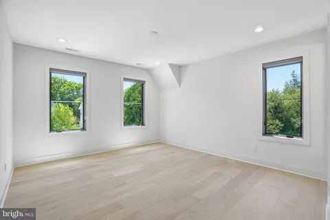 $3,199,995 | 1608 Wrightson Drive, McLean, VA 22101
