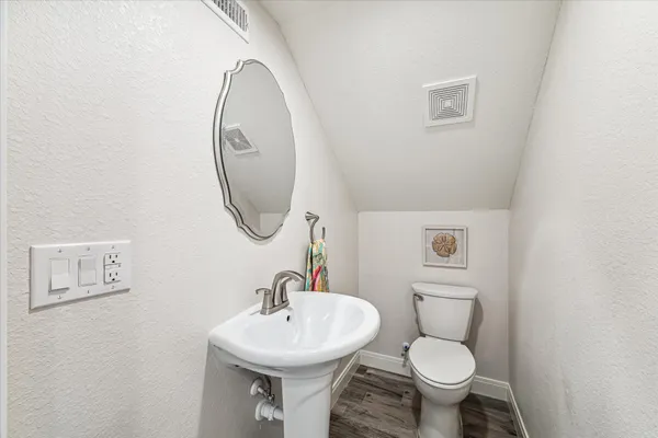 $1,516,480 | 430 Amanda Circle, Tiki Island, TX 77554