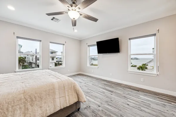 $1,516,480 | 430 Amanda Circle, Tiki Island, TX 77554