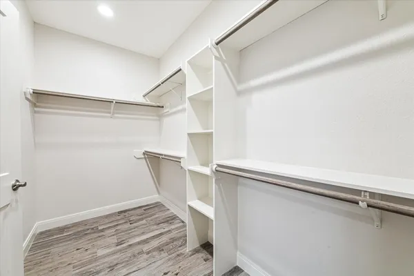 $1,516,480 | 430 Amanda Circle, Tiki Island, TX 77554