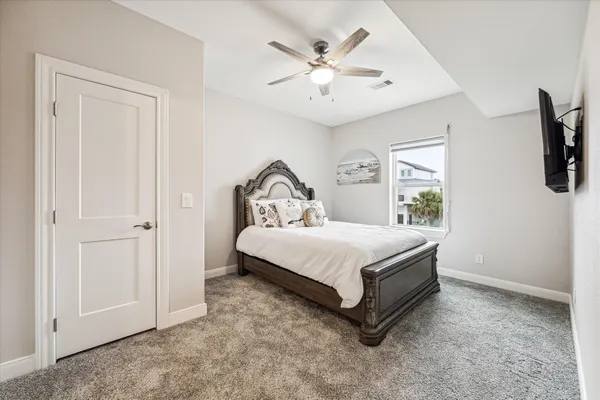 $1,516,480 | 430 Amanda Circle, Tiki Island, TX 77554