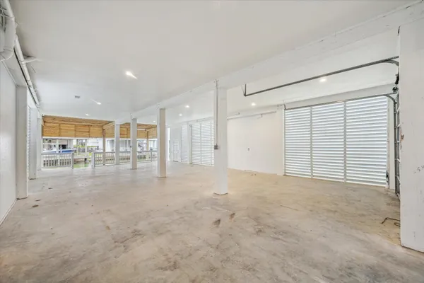 $1,516,480 | 430 Amanda Circle, Tiki Island, TX 77554