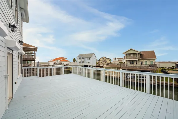 $1,516,480 | 430 Amanda Circle, Tiki Island, TX 77554