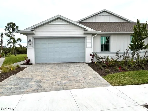 $2,200 | 43806 Blue Heron Lane, Punta Gorda, FL 33982