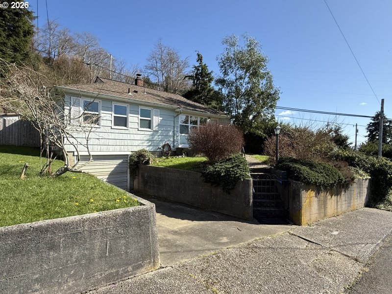 398 Atlantic Street Astoria, OR 97103 - Photo 1 of 36