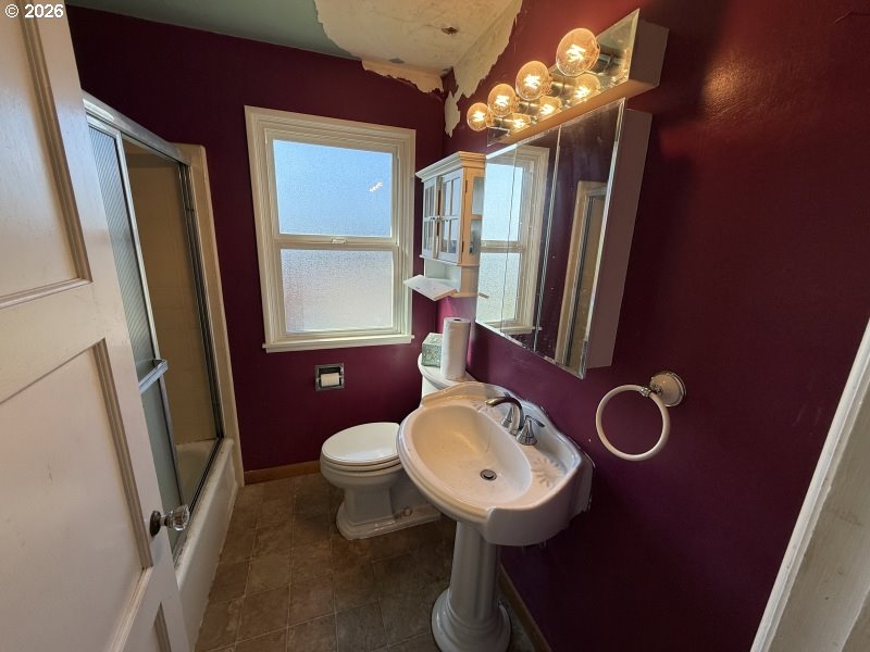 398 Atlantic Street Astoria, OR 97103 - Photo 15 of 36