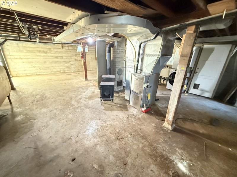 398 Atlantic Street Astoria, OR 97103 - Photo 27 of 36