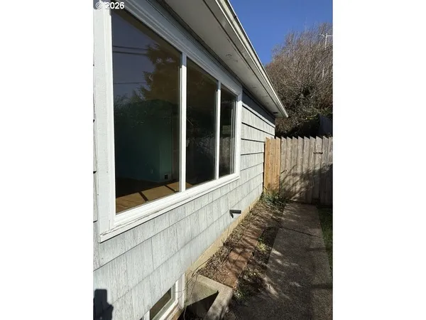 $315,000 | 398 Atlantic Street, Astoria, OR 97103