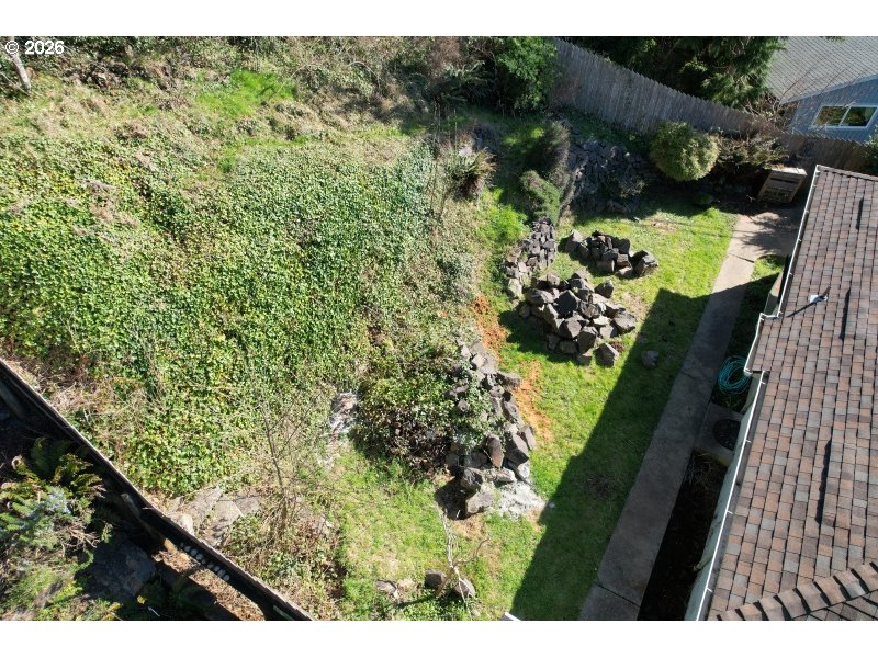 398 Atlantic Street Astoria, OR 97103 - Photo 10 of 36