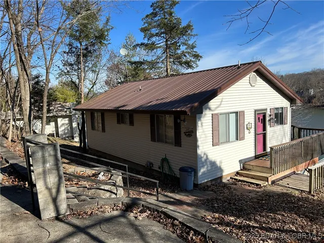 $375,000 | 1015 Oak Knoll Road, Linn Creek, MO 65052