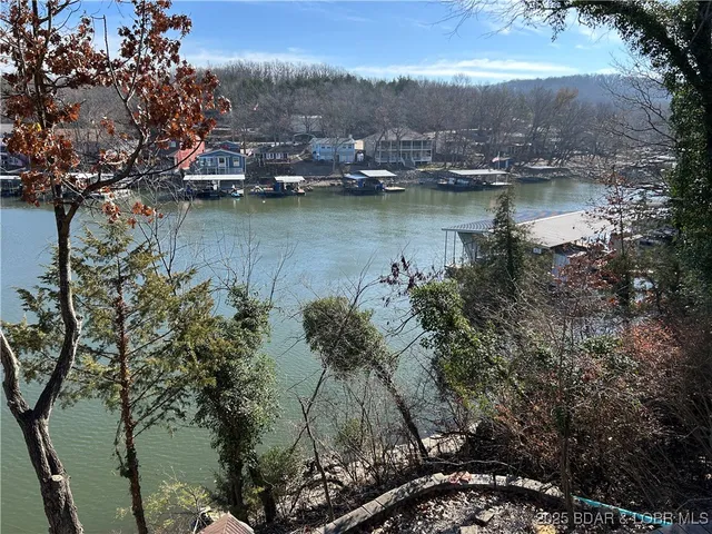 $375,000 | 1015 Oak Knoll Road, Linn Creek, MO 65052