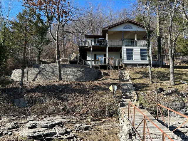 $375,000 | 1015 Oak Knoll Road, Linn Creek, MO 65052