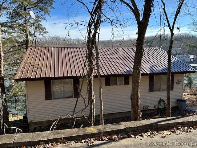 $375,000 | 1015 Oak Knoll Road, Linn Creek, MO 65052