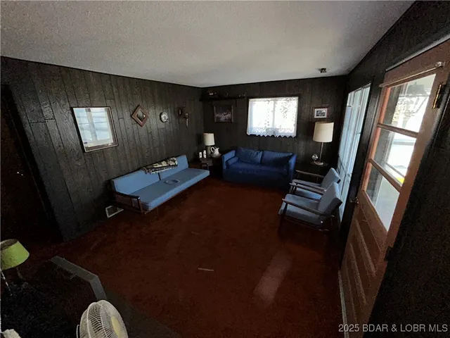 $375,000 | 1015 Oak Knoll Road, Linn Creek, MO 65052