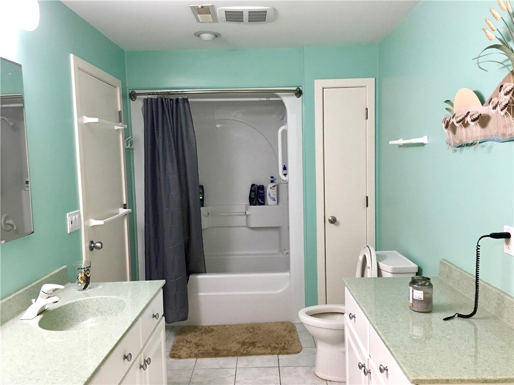 41 Pocono Road Narragansett, RI 02882 - Photo 19 of 36 Master bath