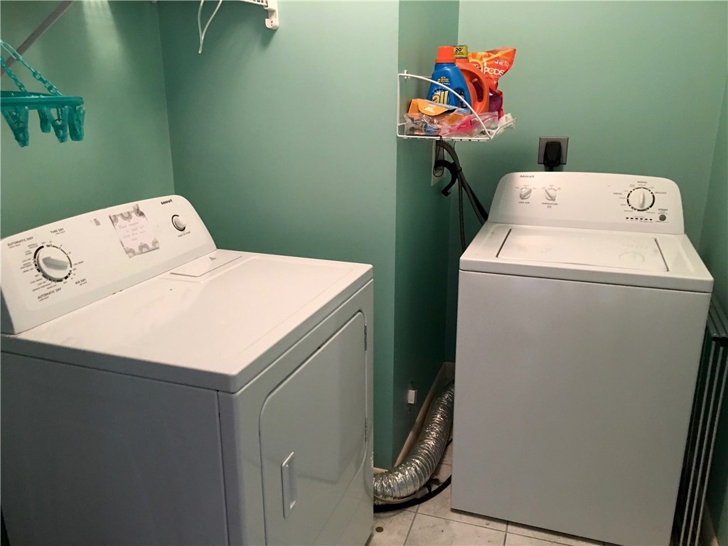 41 Pocono Road Narragansett, RI 02882 - Photo 20 of 36 Laundry Room
