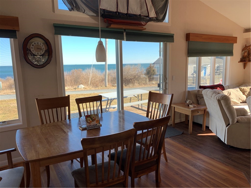 41 Pocono Road Narragansett, RI 02882 - Photo 4 of 36 Waterview dining!